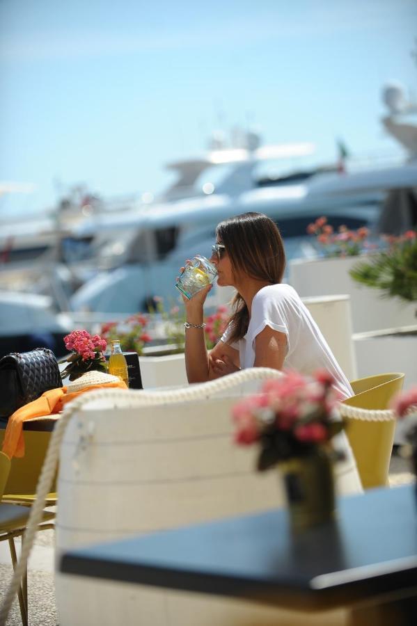 Отель Marina Del Gargano Houseboat Манфредония Экстерьер фото