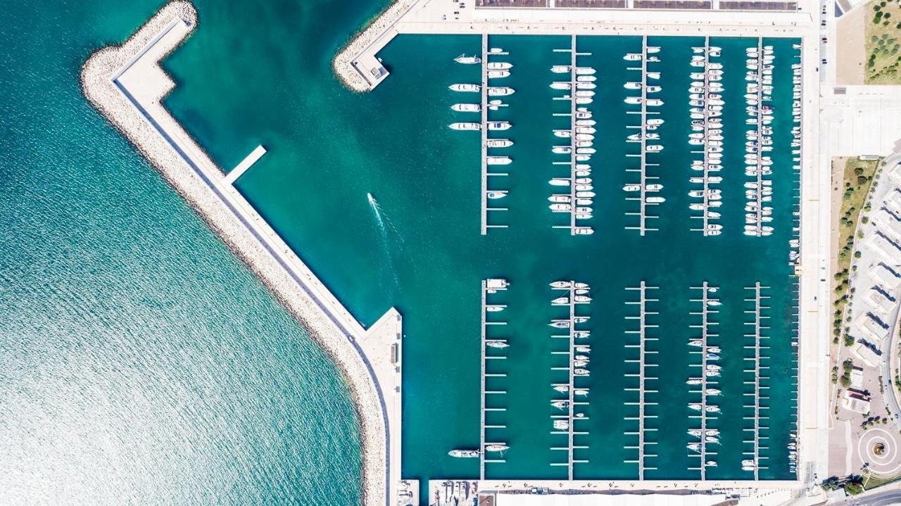 Отель Marina Del Gargano Houseboat Манфредония Экстерьер фото