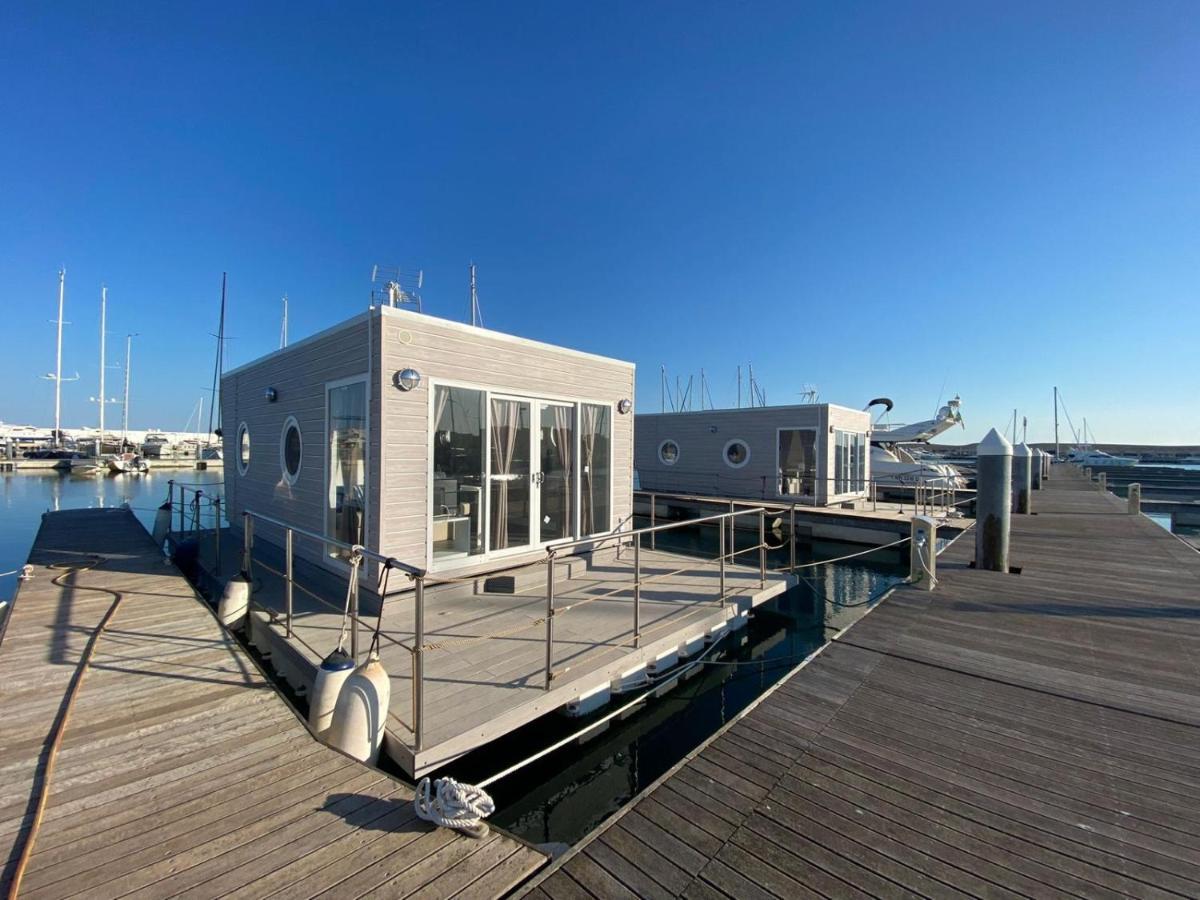 Отель Marina Del Gargano Houseboat Манфредония Экстерьер фото